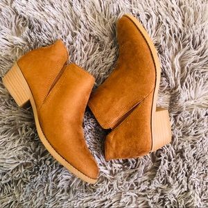 Girls boots